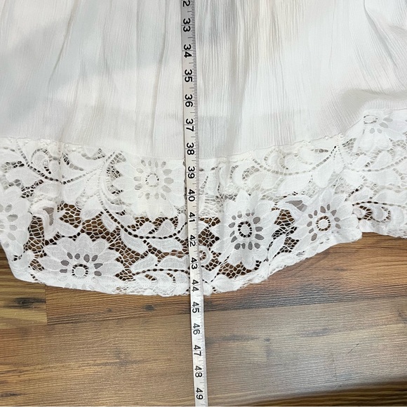 Robbie Bee White Floral Lace Maxi Dress - Picture 6 of 6